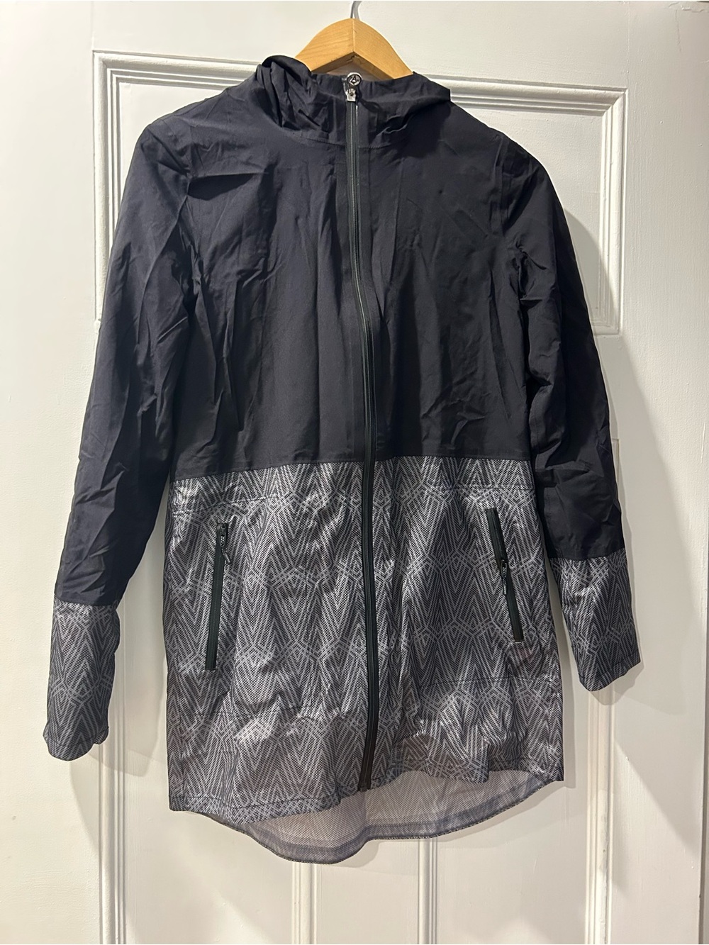 Ivivva Girls Jacket size 14 Mesh with the rain jacket